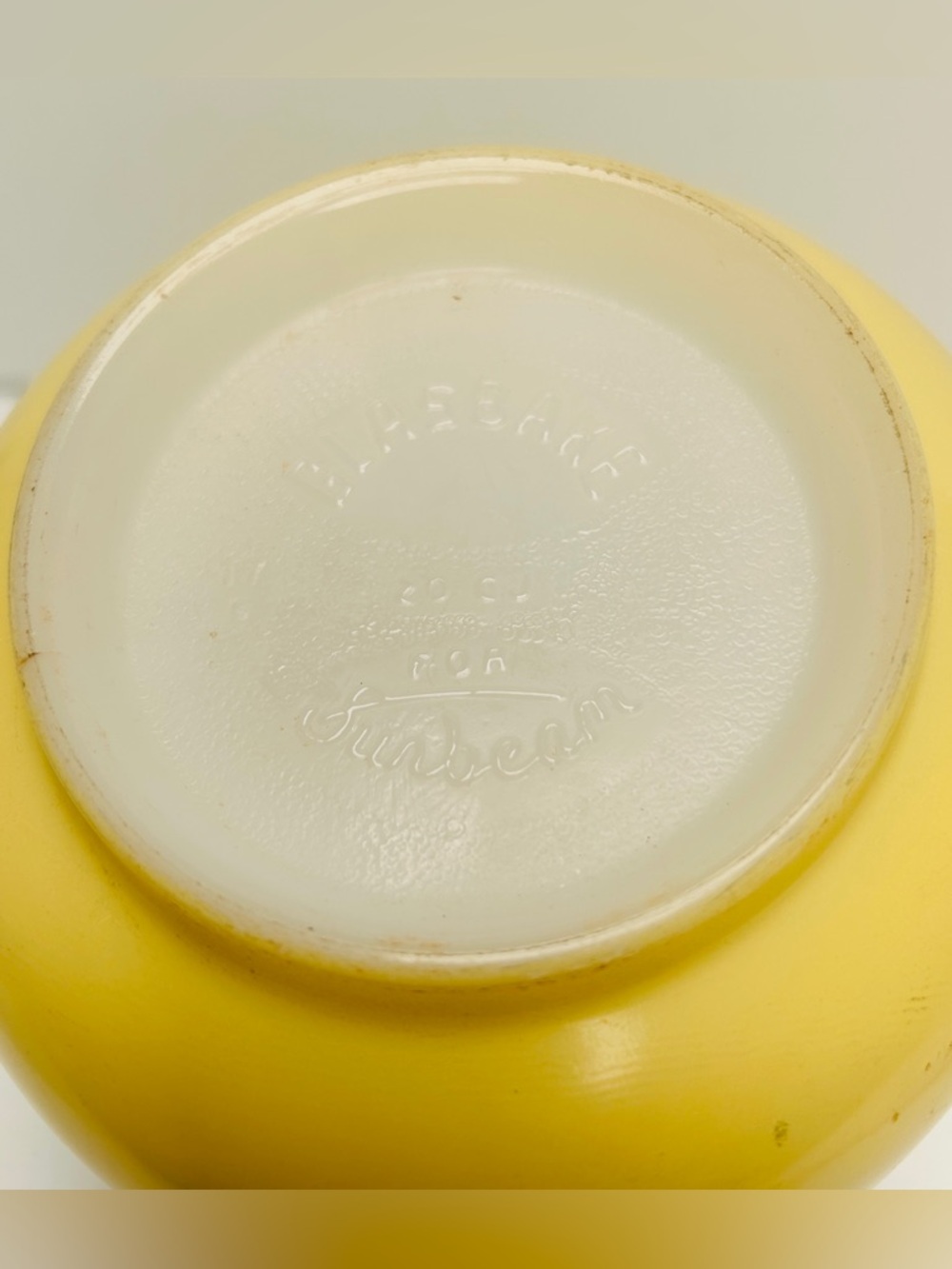 Vintage Glasbake bowl by Sunbeam. Pale yellow color. - Picture 4 of 5